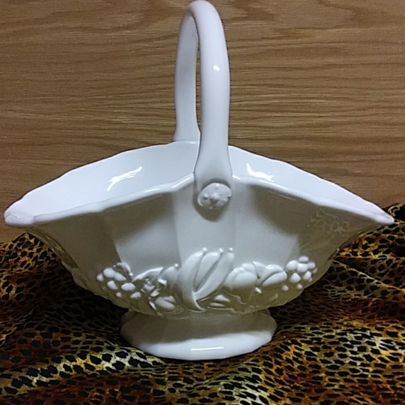 Milk Glass fruit basket 12in long 10.5 in tall - Picture 3 of 8